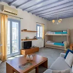 'nepheli' Mykonean * Ornos (Mykonos)