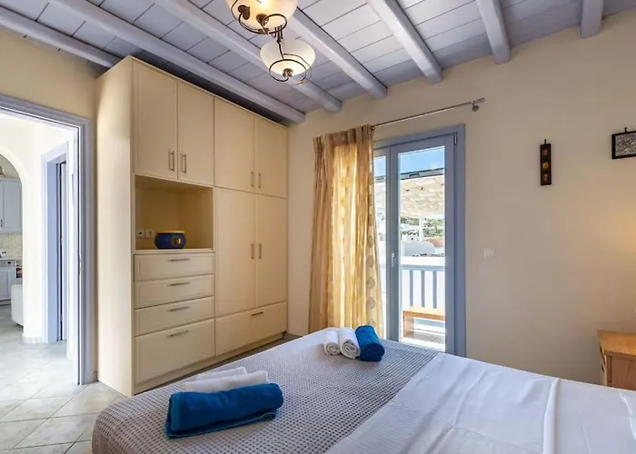 'nepheli' Mykonean * Ornos (Mykonos)