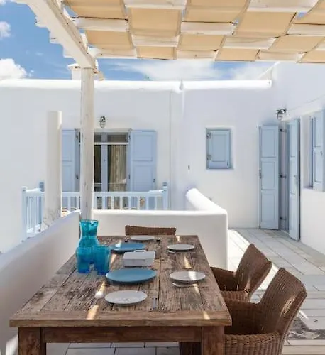 'nepheli' Mykonean *